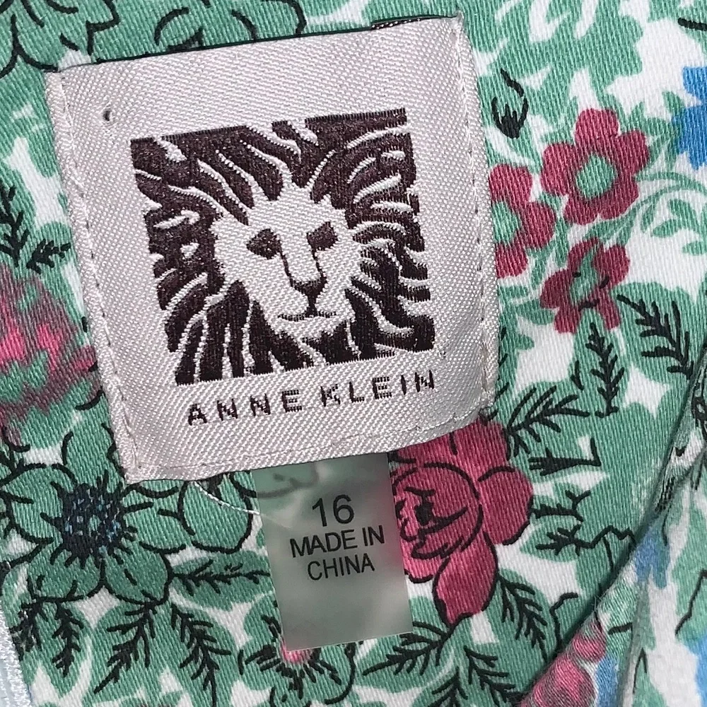 Anne Klein Sleeveless Floral Dress - Picture 10 of 10